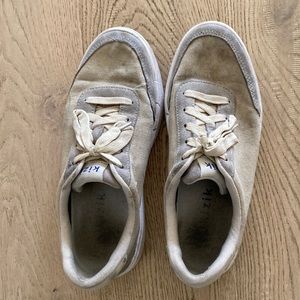 Kizik Prague size 8 (6.5 in men’s) in bone